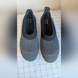 Fit flops size 7.5 never worn